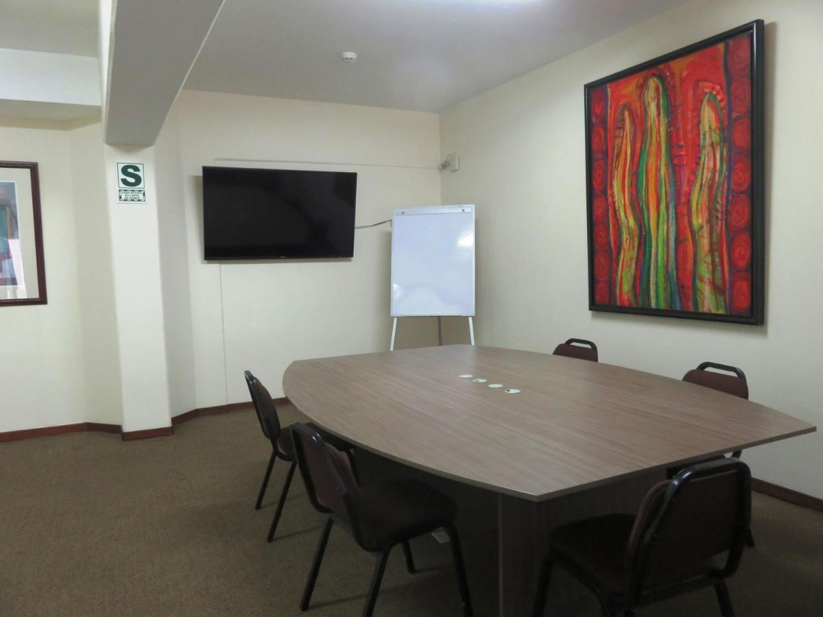 J&A Classic Hotel Lima Zewnętrze zdjęcie A meeting room at the University of the Free State