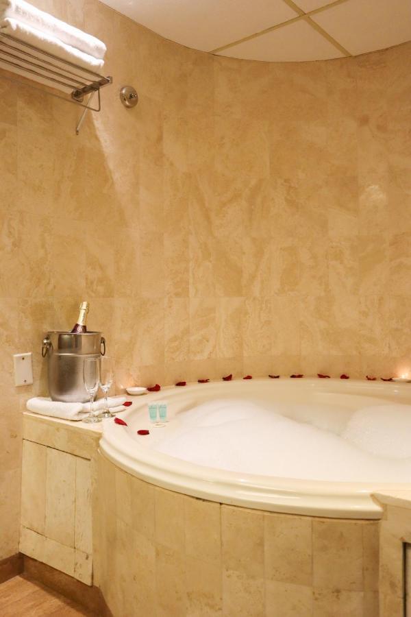 J&A Classic Hotel Lima Zewnętrze zdjęcie A bubble bath