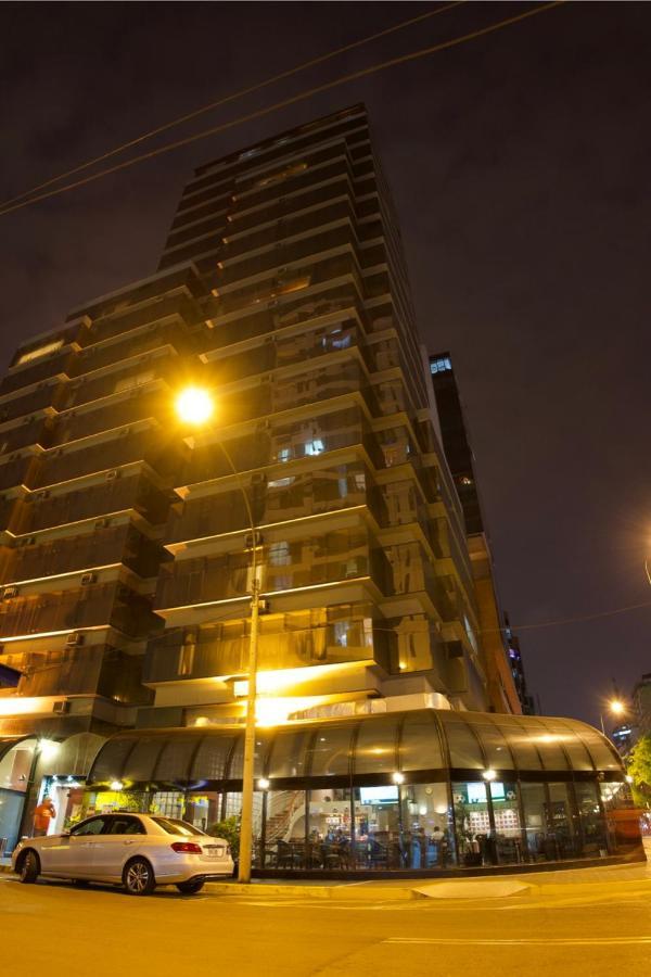 J&A Classic Hotel Lima Zewnętrze zdjęcie The building at night