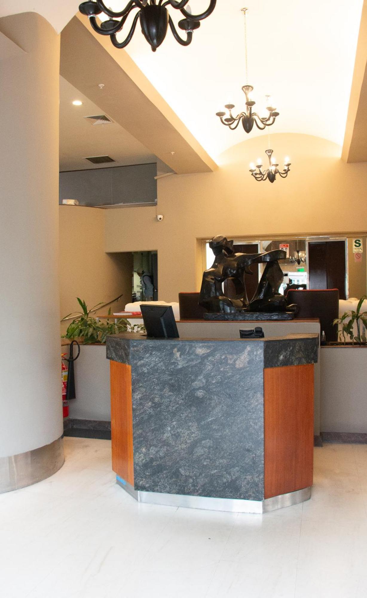 J&A Classic Hotel Lima Zewnętrze zdjęcie The airport's reception area